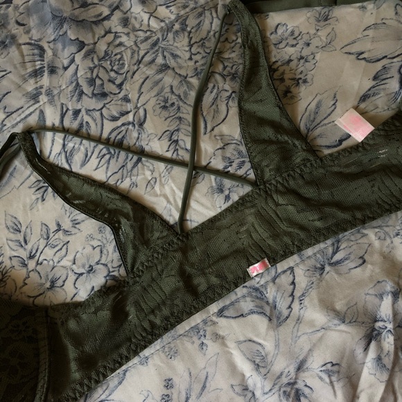 crossback pushup bra - Picture 2 of 2